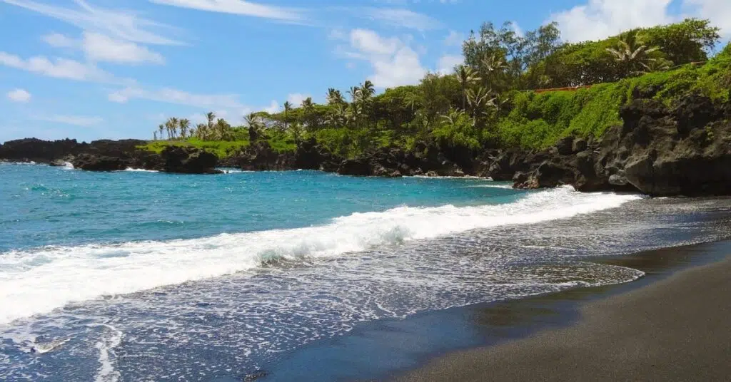 Maui vs. Oahu